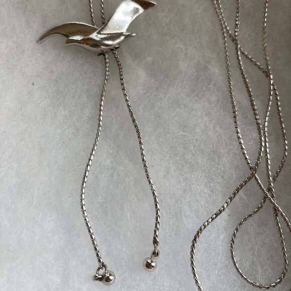 Adorable Avon Bird in Flight Lariat necklace - Picture 2 of 4